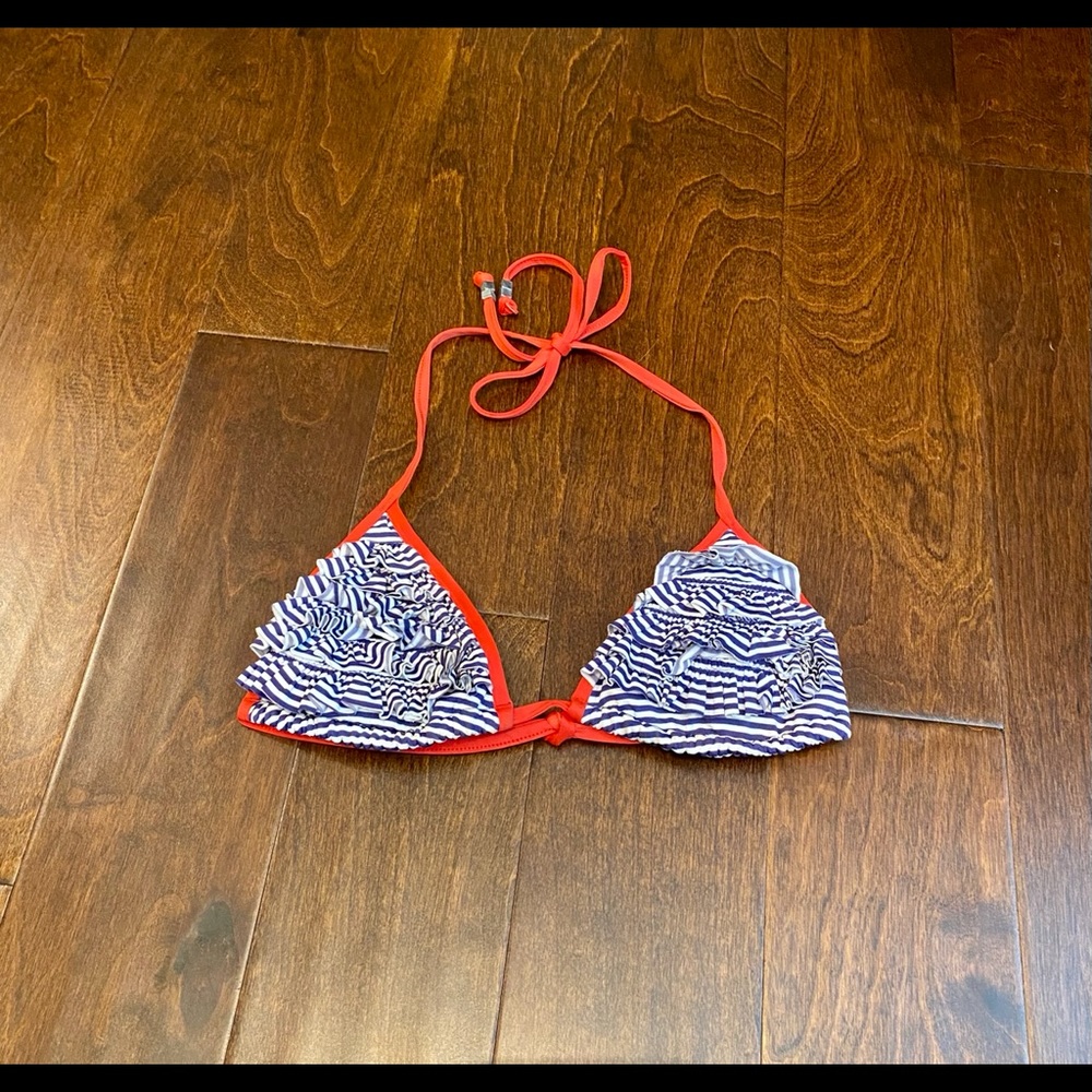 FREE WHEN BUNDLED Ruffled bikini top
